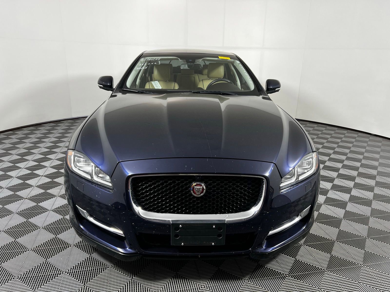 Used 2016 Jaguar XJ R-Sport AWD/4WD image 2