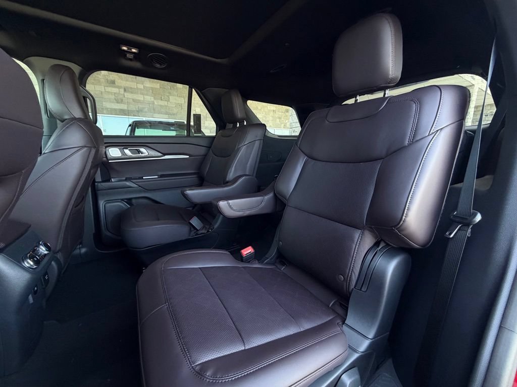 New 2026 Ford Explorer Platinum RWD image 21