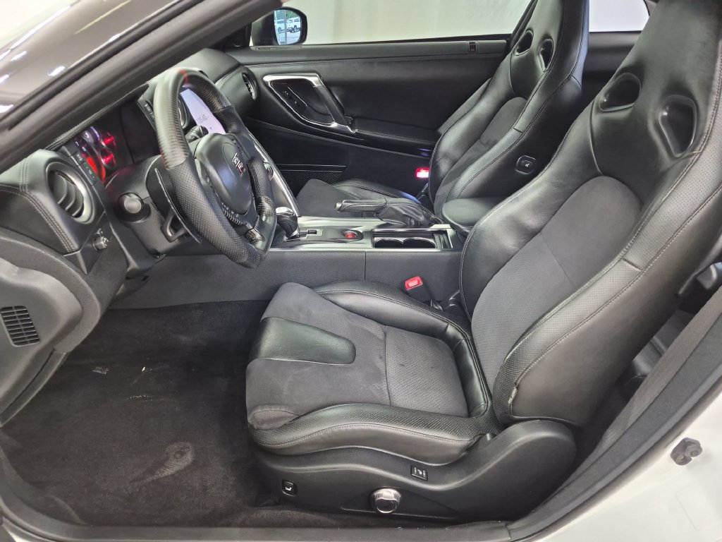 Used 2009 Nissan GT-R Premium AWD/4WD image 14