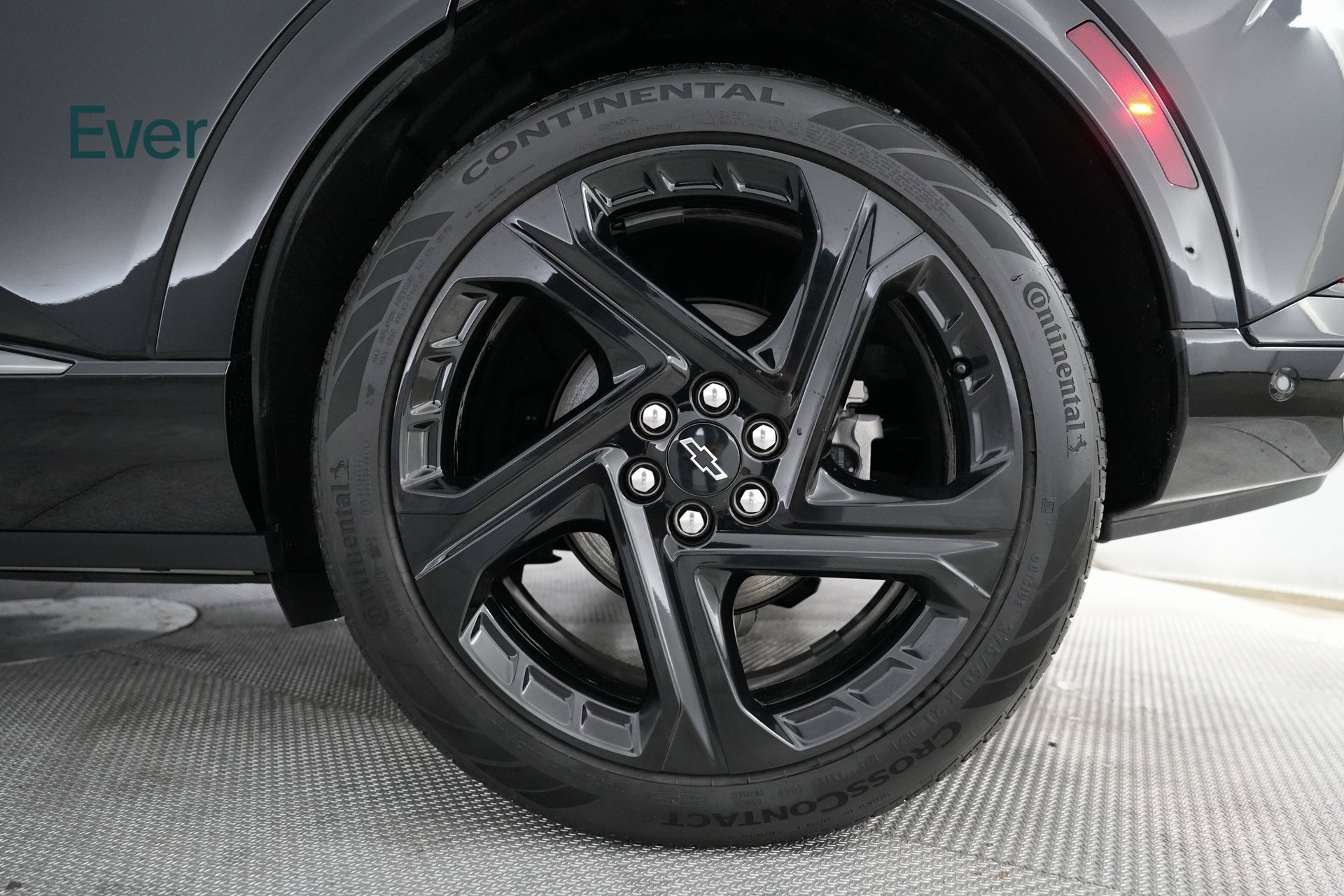 Used 2024 Chevrolet Equinox EV RS image 18