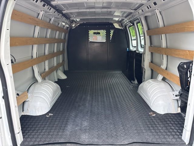 Used 2023 Chevrolet Express 2500 w/ Driver Convenience Package RWD image 16