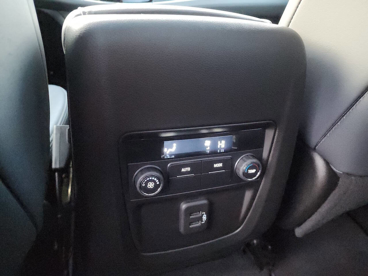 Used 2024 Buick Enclave Essence w/ Experience Buick Package image 19