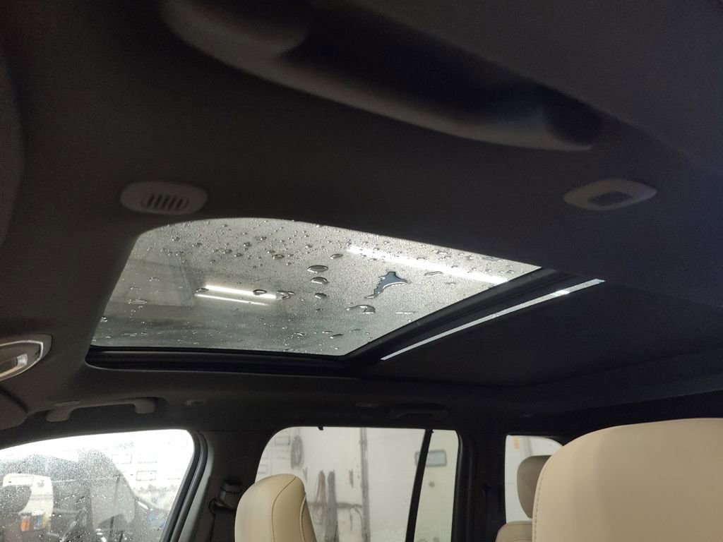 New 2025 Jeep Grand Cherokee Limited w/ Luxury Tech Group II image 28