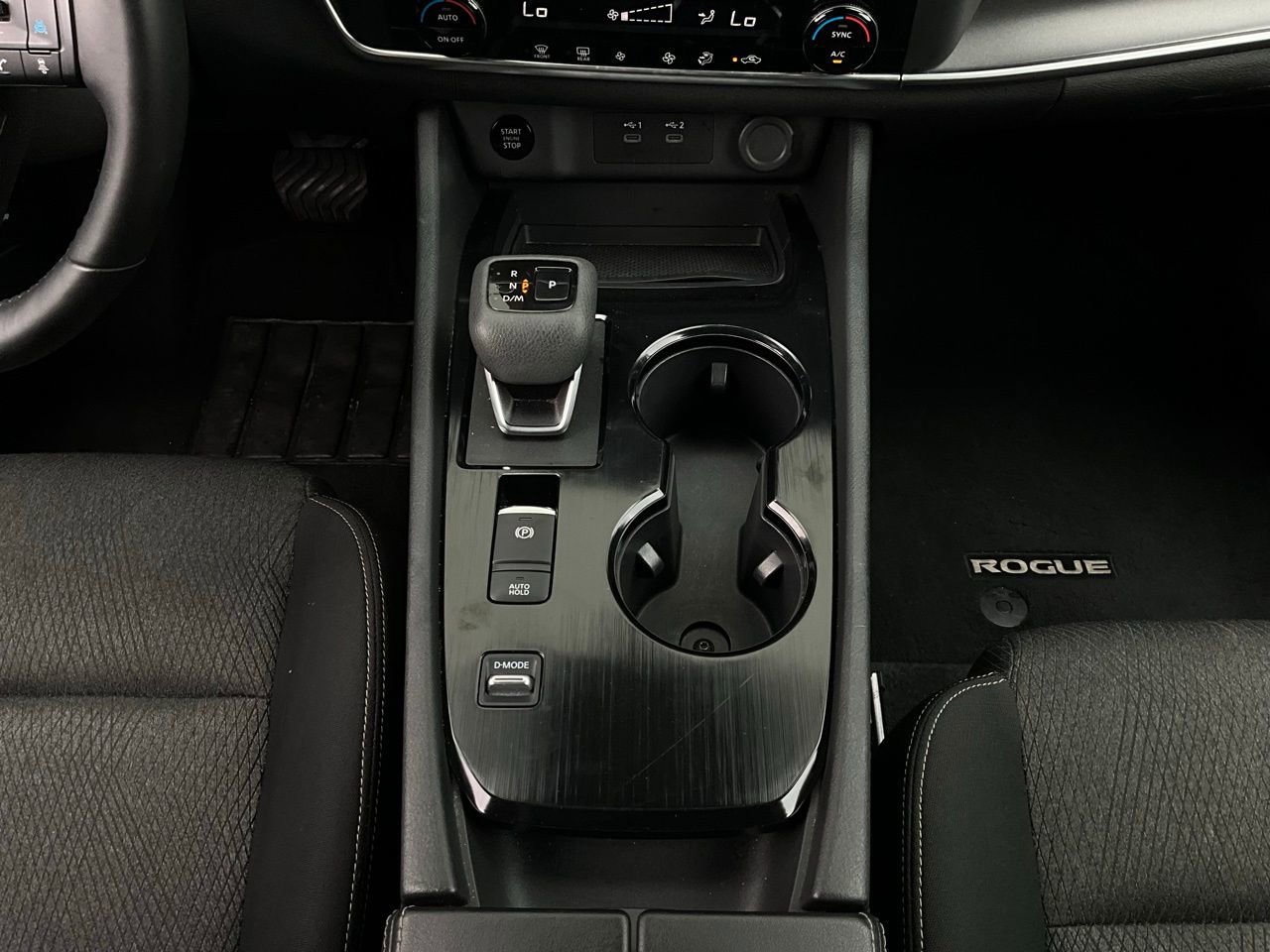 Used 2025 Nissan Rogue SV image 15