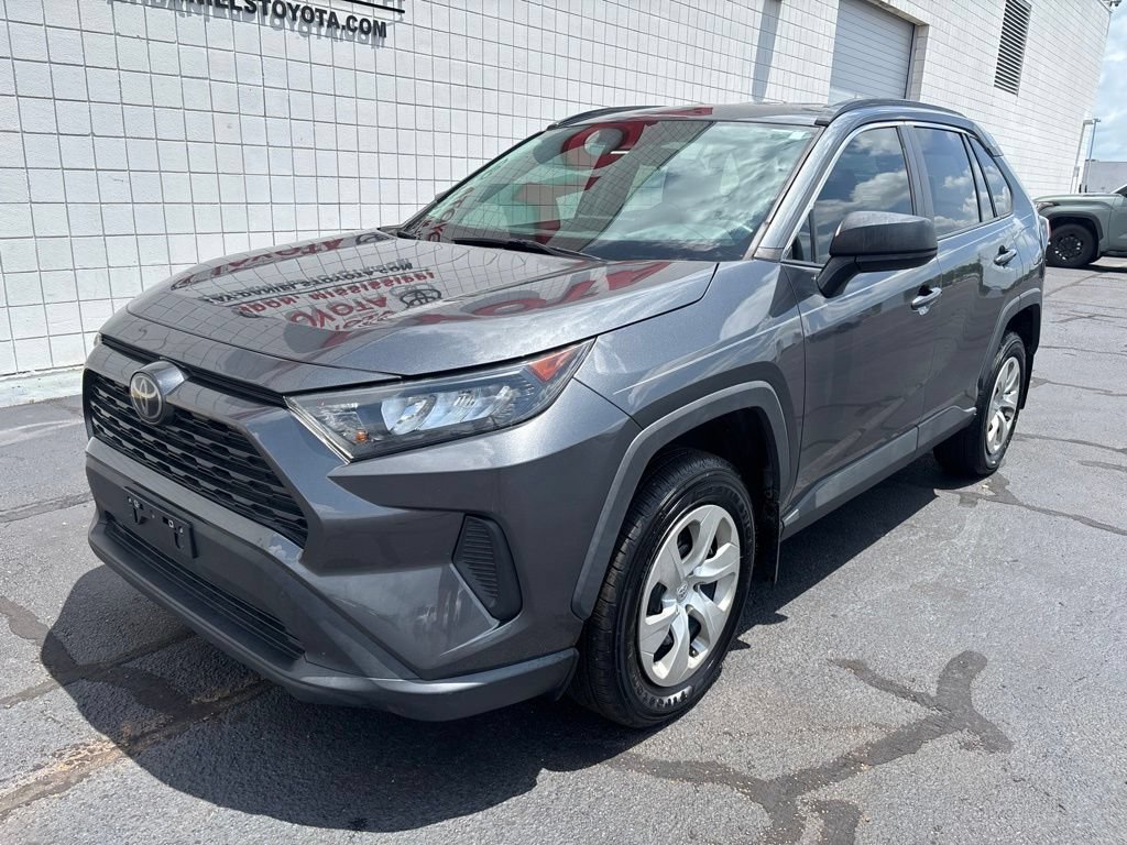Used 2021 Toyota RAV4 LE FWD image 1