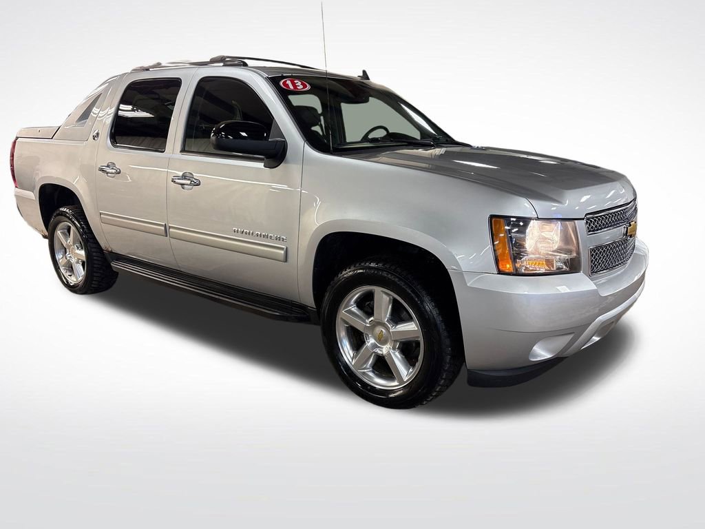 Used 2013 Chevrolet Avalanche LT w/ All-Star Edition AWD/4WD image 8