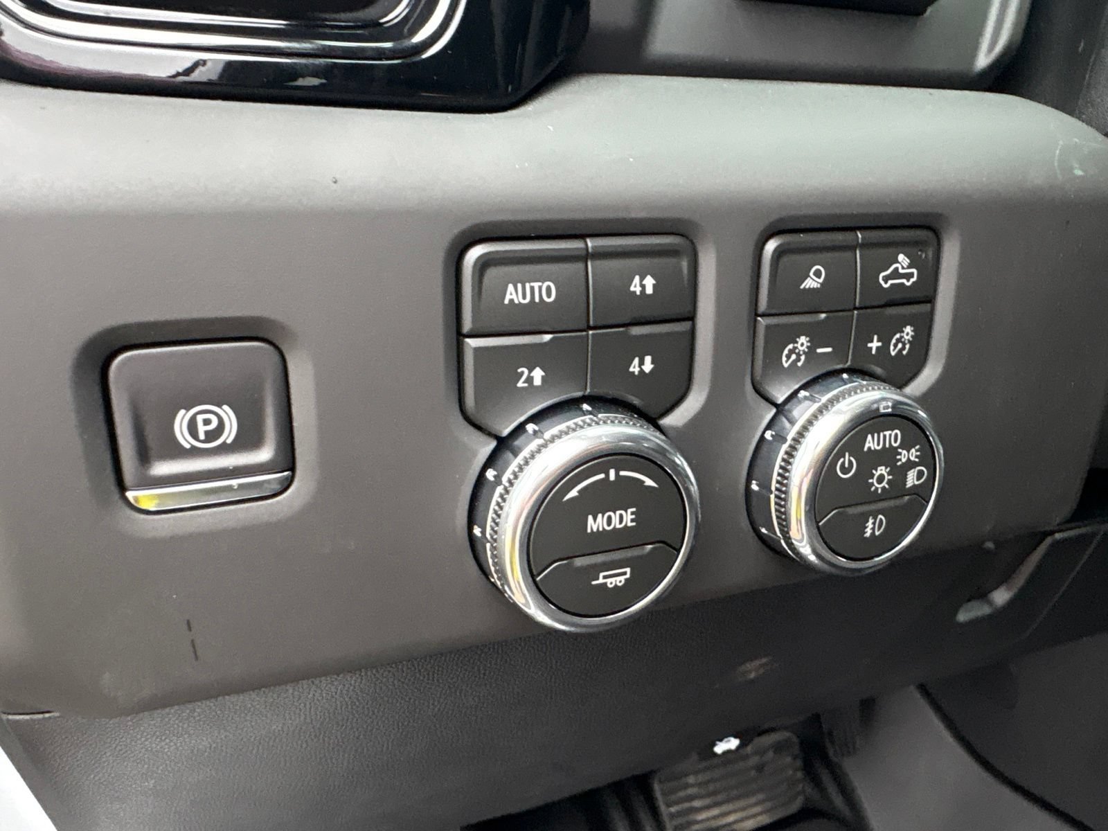 New 2026 GMC Sierra 2500 AT4 w/ AT4 Premium Plus Package AWD/4WD image 14