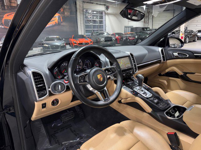 Used 2016 Porsche Cayenne image 9