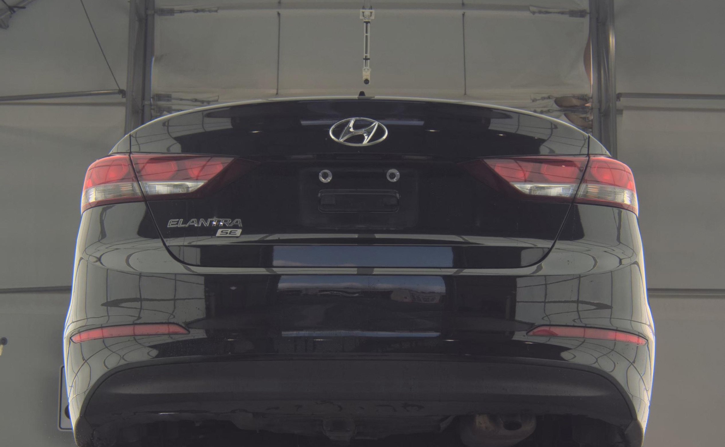 Used 2017 Hyundai Elantra SE FWD image 4