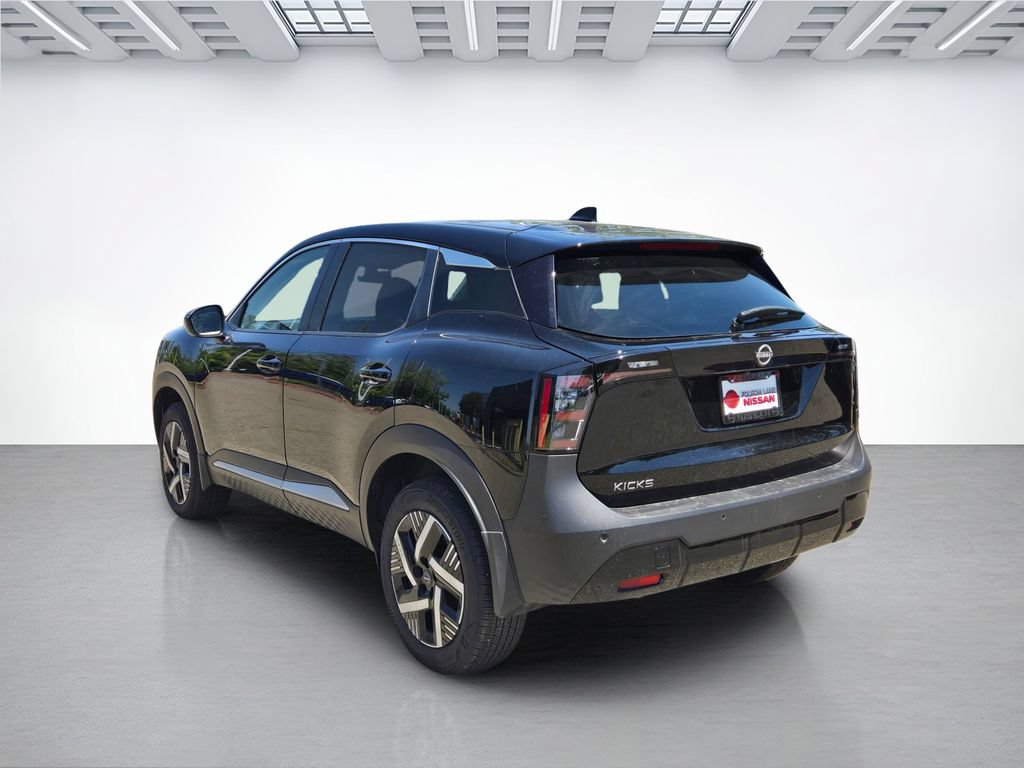Used 2025 Nissan Kicks SV w/ Illumination Package FWD image 6
