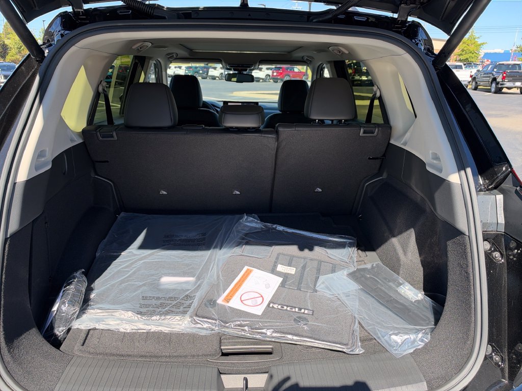 New 2026 Nissan Rogue Platinum w/ Platinum Premium Package AWD/4WD image 9