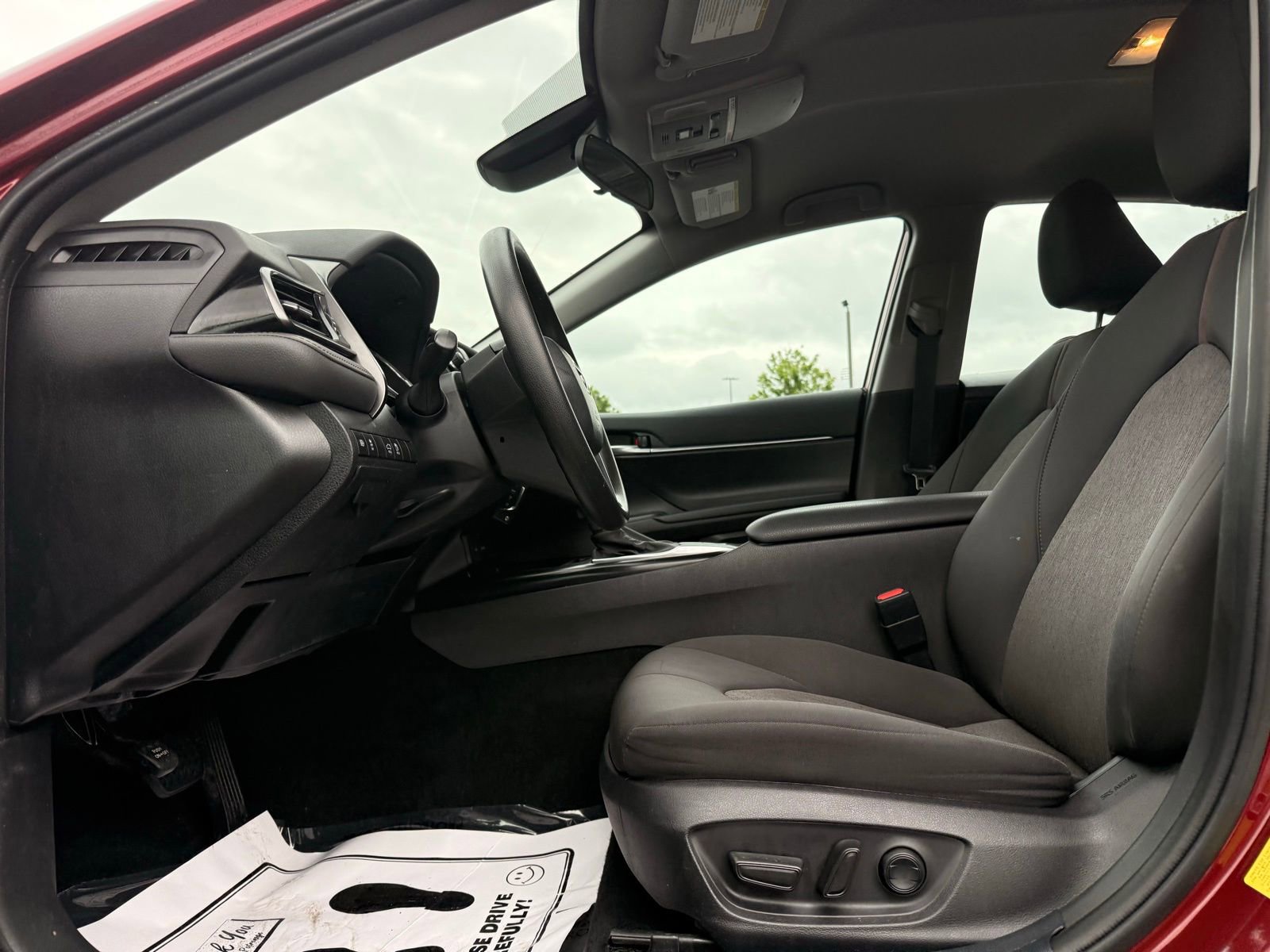 Used 2020 Toyota Camry LE FWD image 14