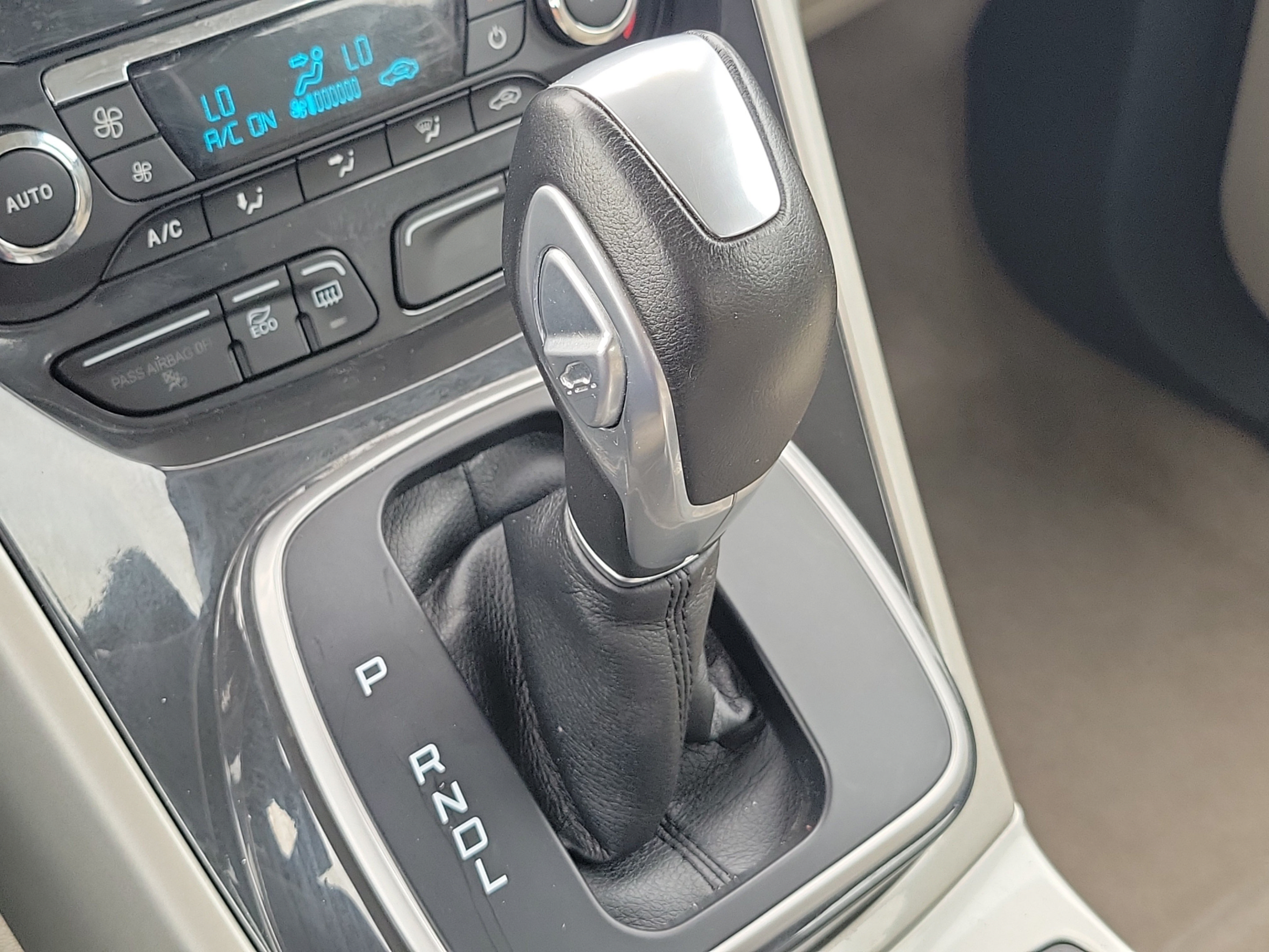 Used 2016 Ford C-MAX SEL w/ Equipment Group 302A FWD image 32