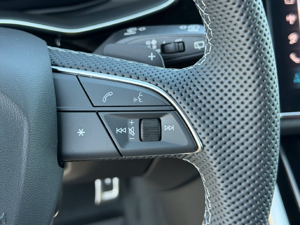 New 2026 Audi SQ7 Premium Plus AWD/4WD image 18