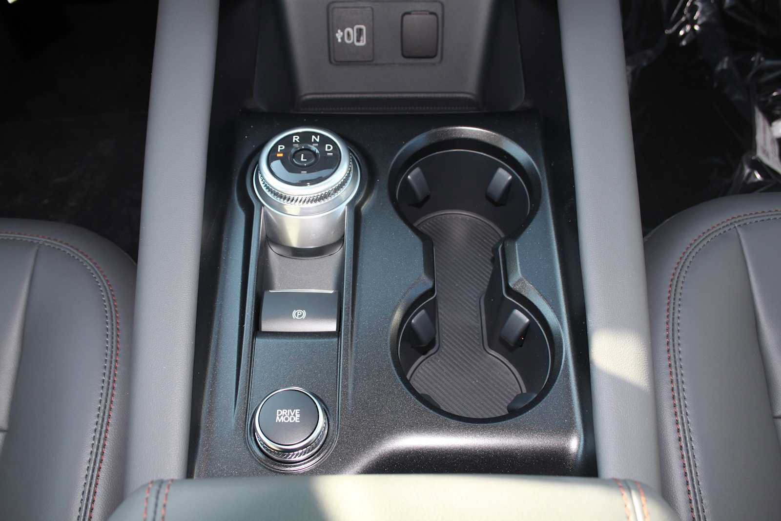 New 2026 Ford Explorer Active w/ Active Comfort Package RWD image 33