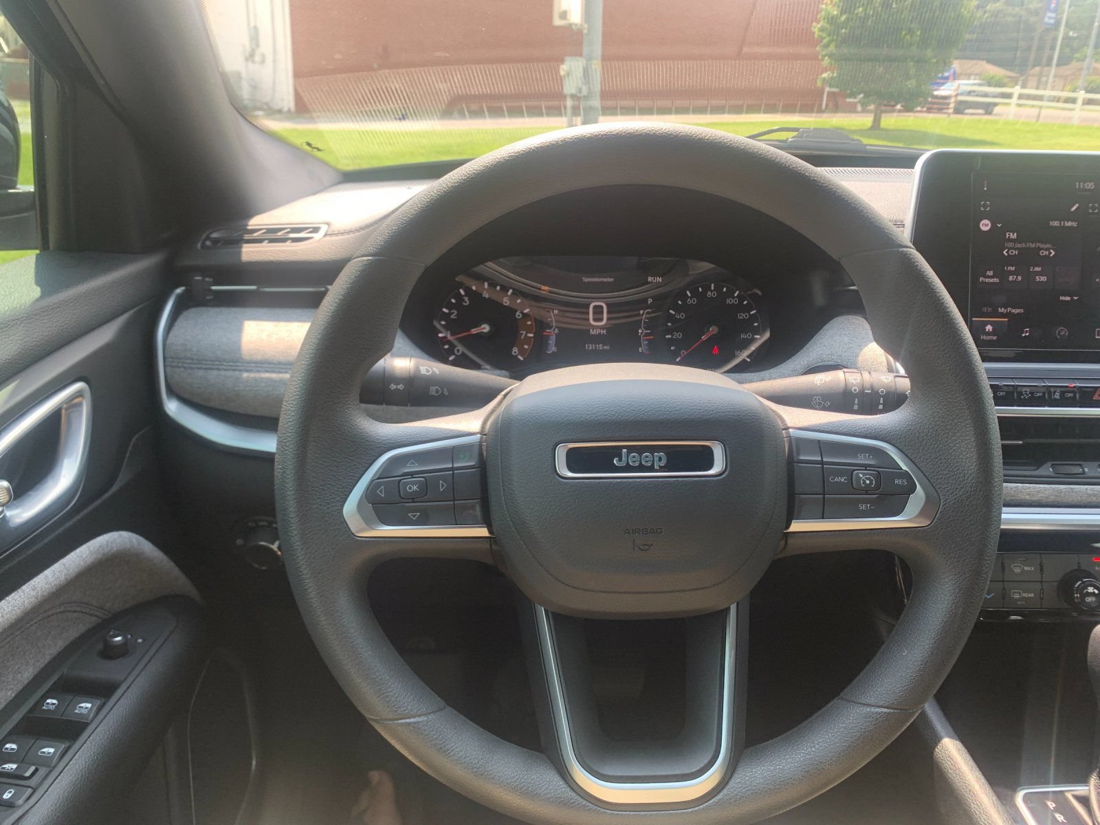 Used 2025 Jeep Compass Sport AWD/4WD image 27