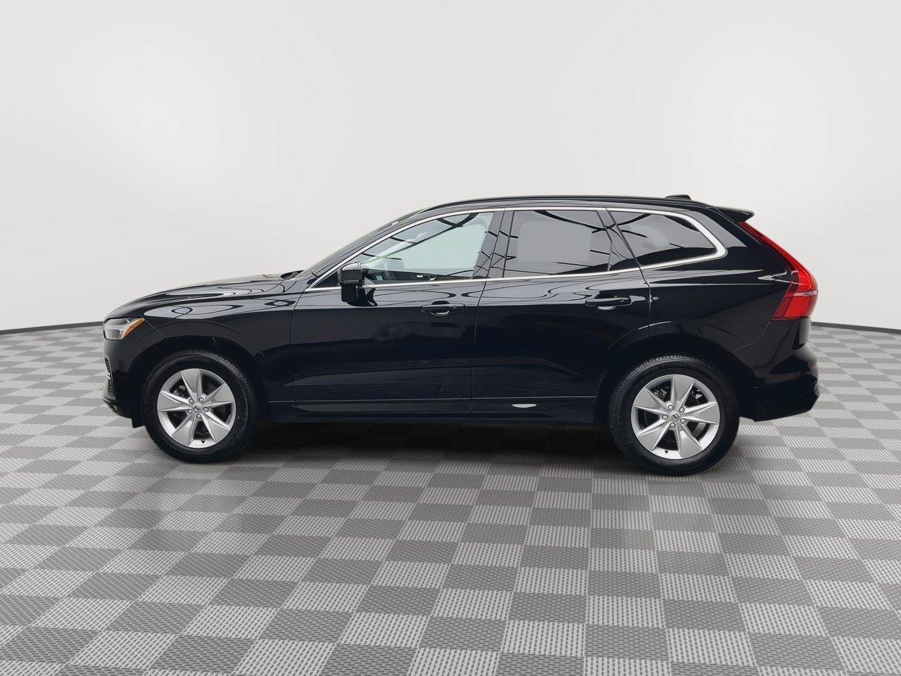 Used 2022 Volvo XC60 B5 Momentum AWD/4WD image 38