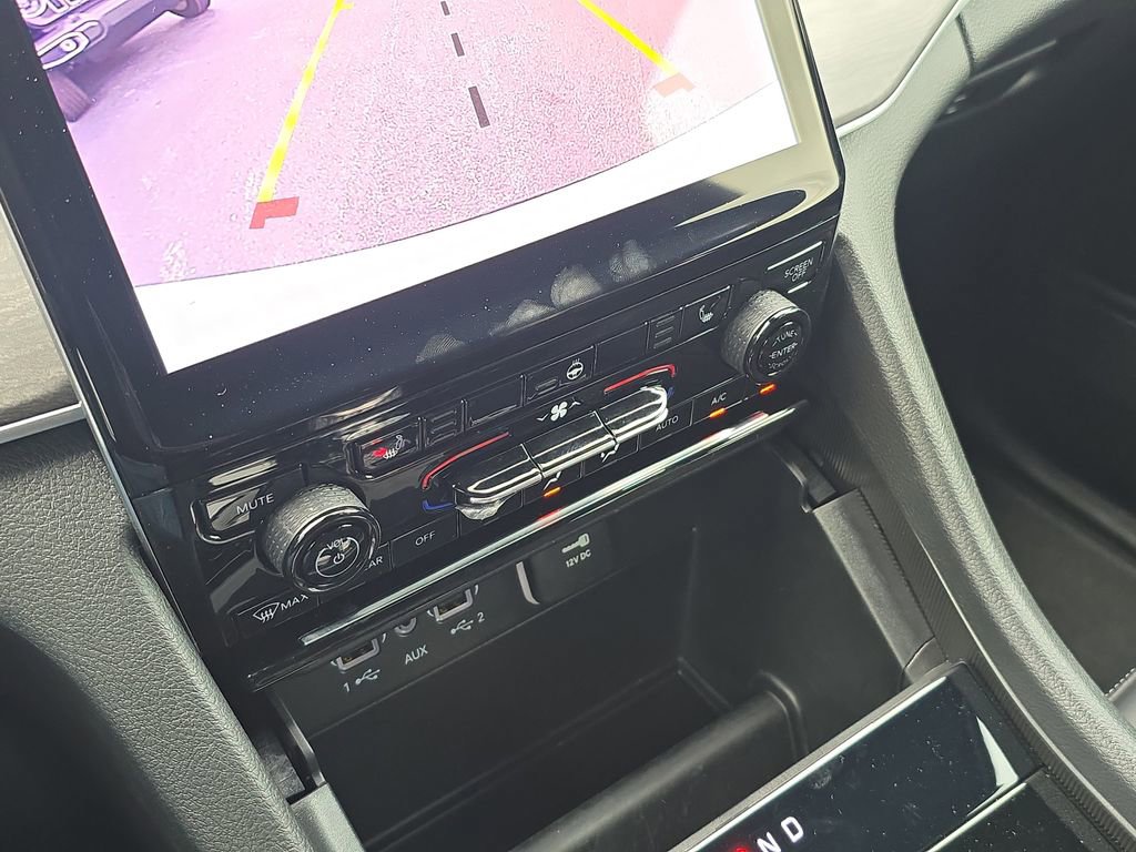 Used 2025 Jeep Grand Cherokee L Limited w/ Black Appearance Package image 26