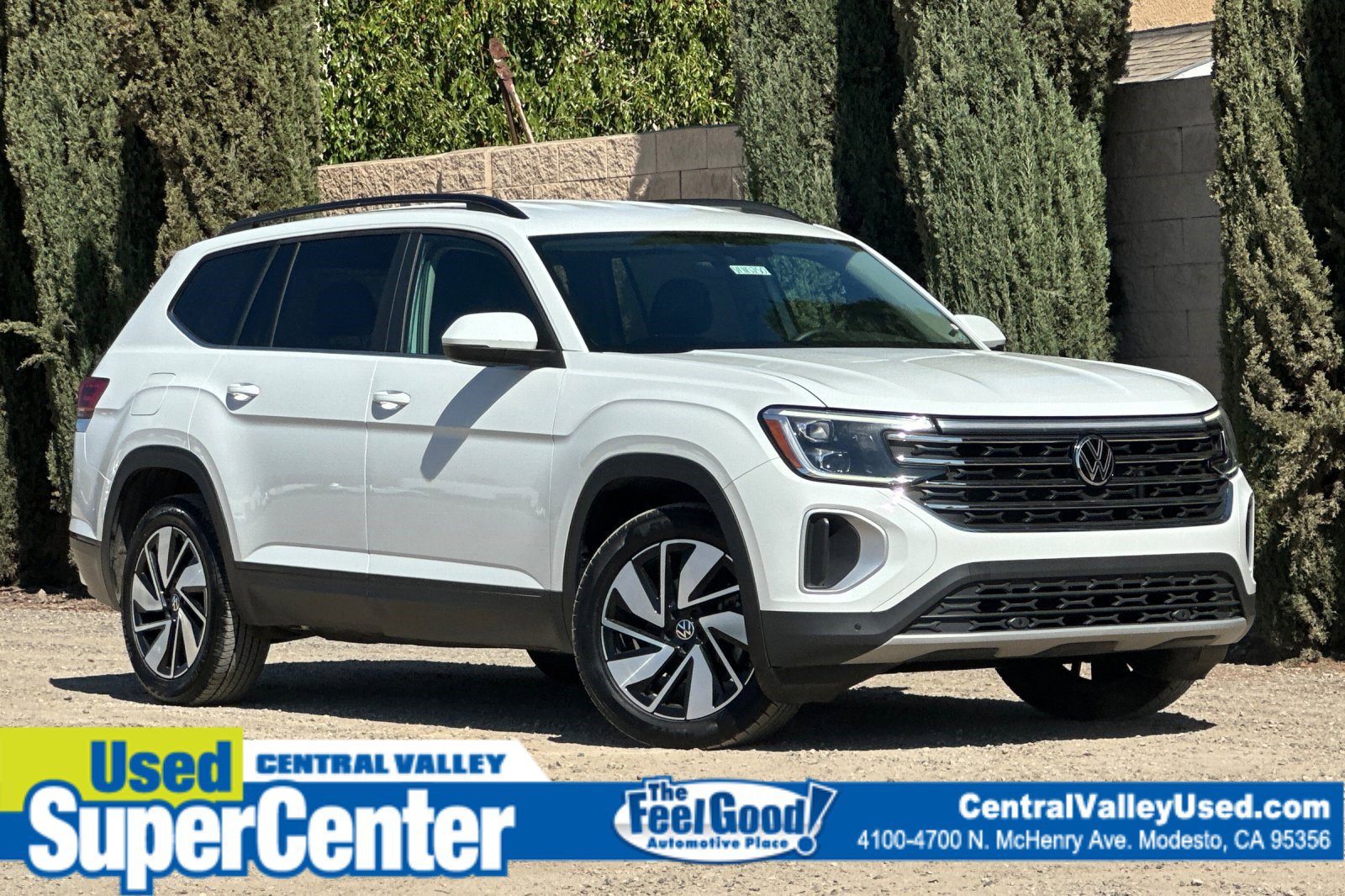 Certified 2024 Volkswagen Atlas SE image 1