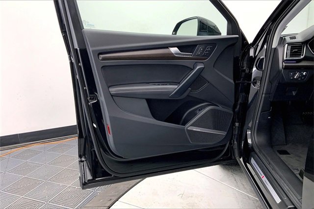 Used 2023 Audi Q5 2.0T Prestige w/ Prestige Package image 23