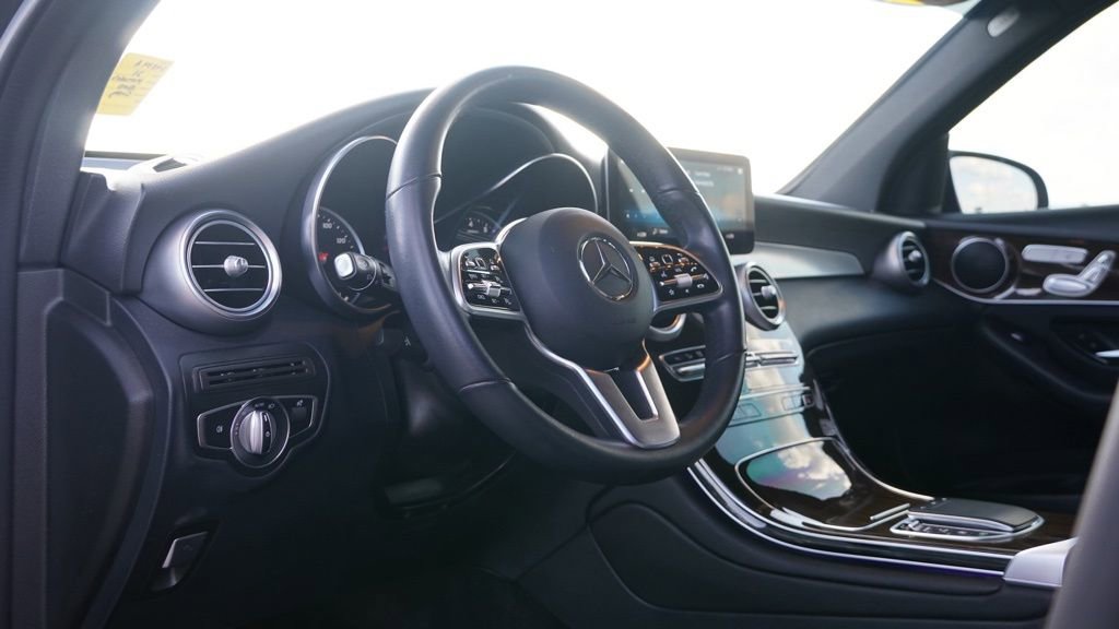 Used 2021 Mercedes-Benz GLC 300 image 11