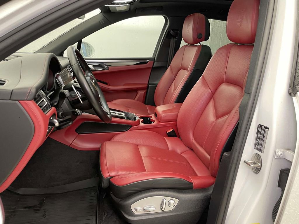 Used 2023 Porsche Macan image 5