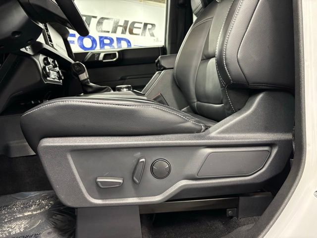 Certified 2025 Ford Bronco Outer Banks w/ Black Appearance Package image 7