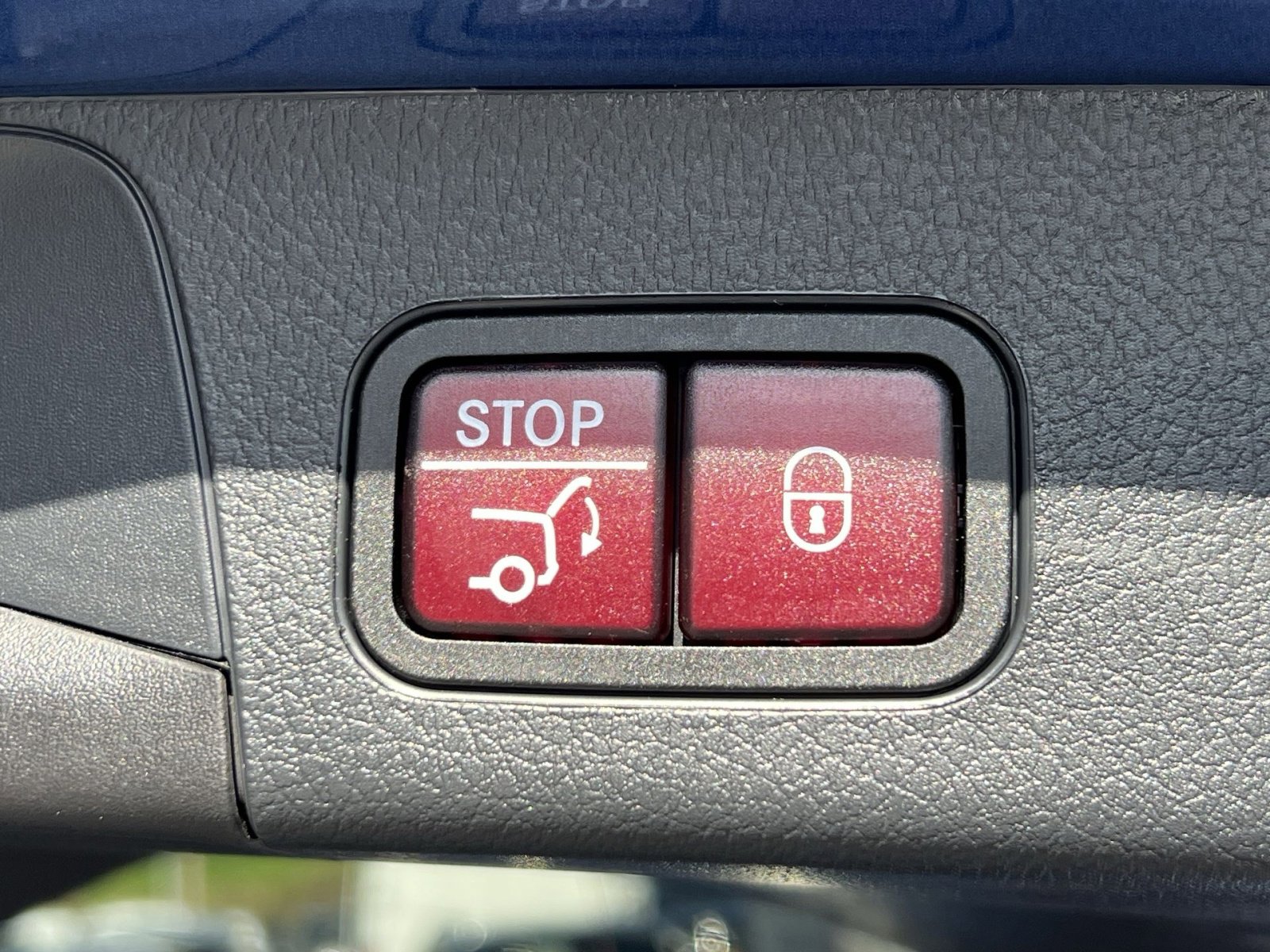 New 2026 Mercedes-Benz GLB 250 4MATIC image 25