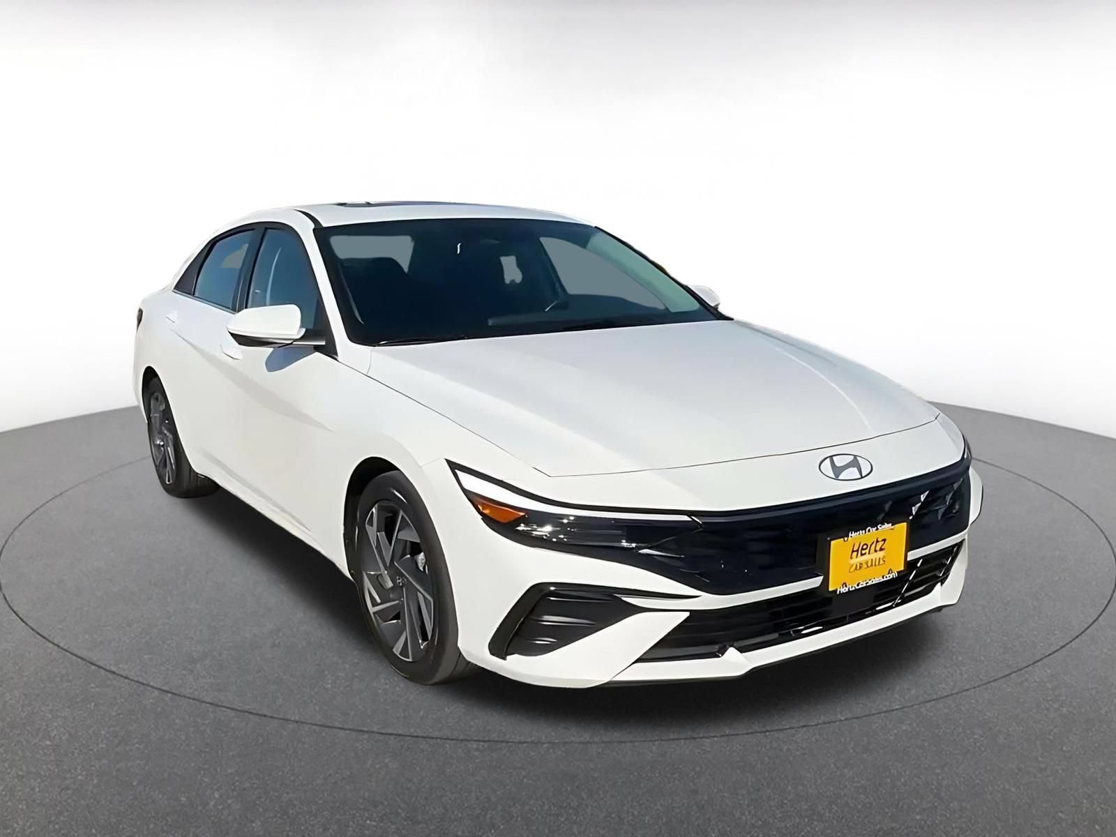 Used 2025 Hyundai Elantra SEL FWD image 3
