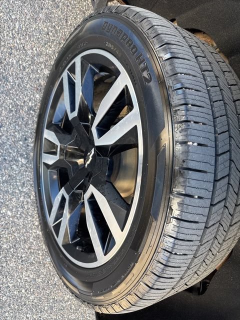 Used 2020 Chevrolet Suburban Premier AWD/4WD image 4