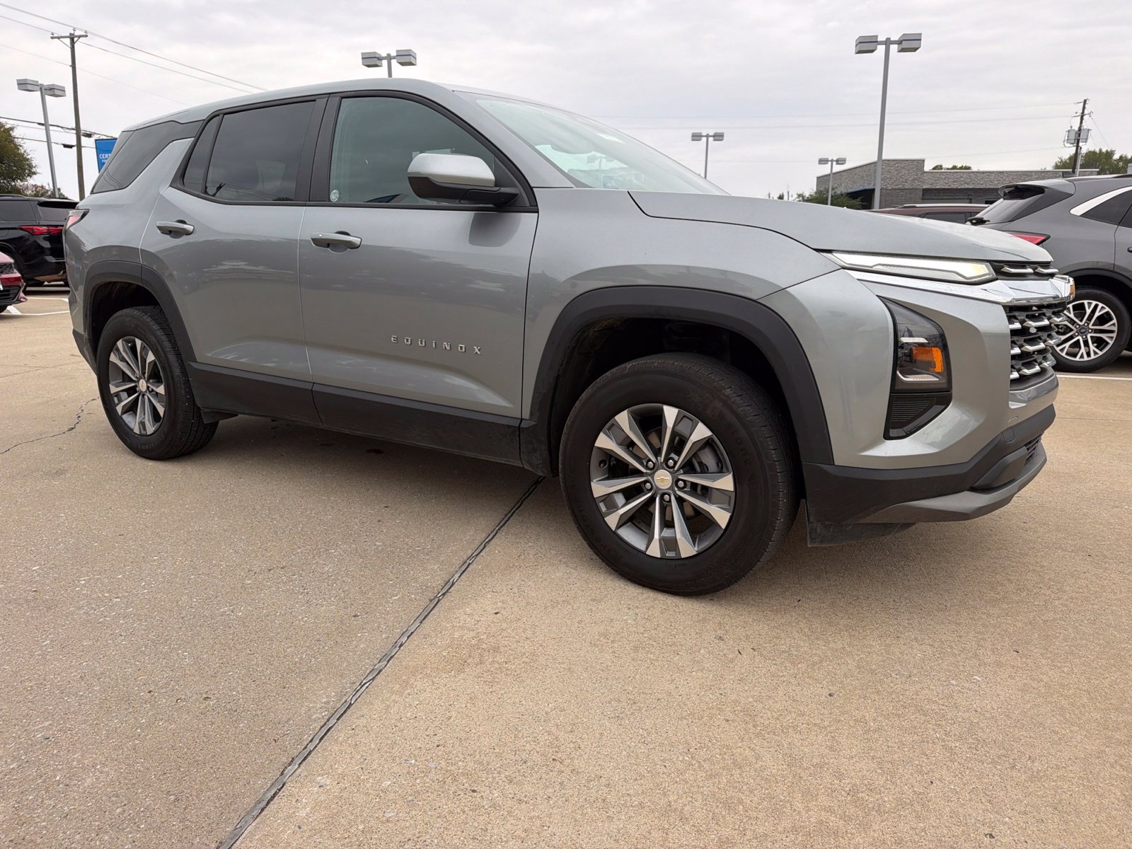 Used 2026 Chevrolet Equinox LT FWD image 6