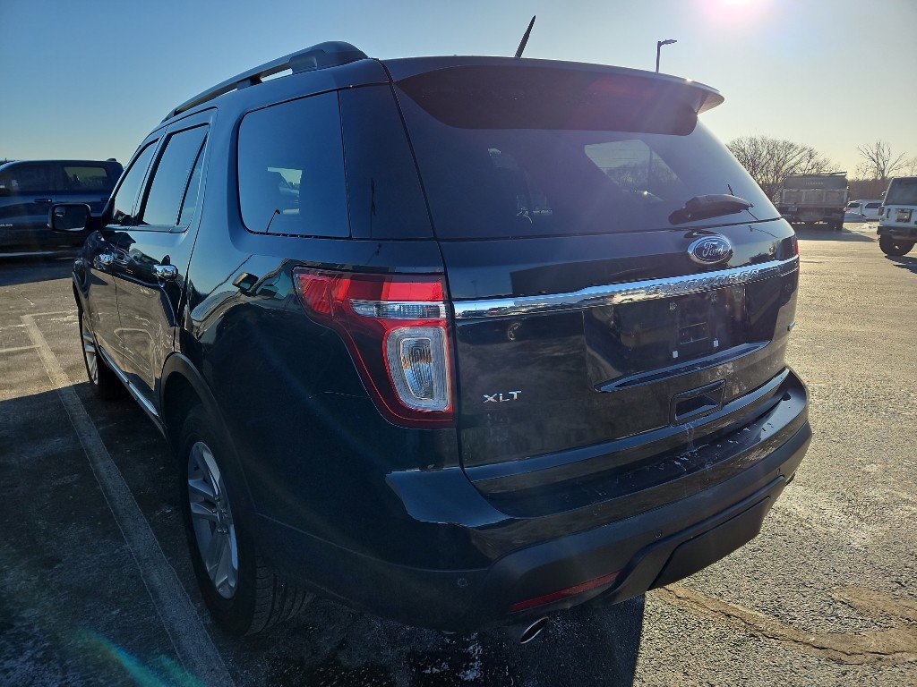 Used 2015 Ford Explorer XLT w/ Equipment Group 202A image 6