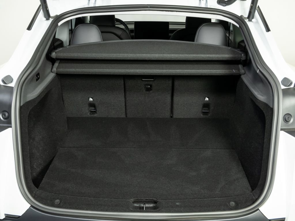 Used 2026 Tesla Model Y Long Range image 29