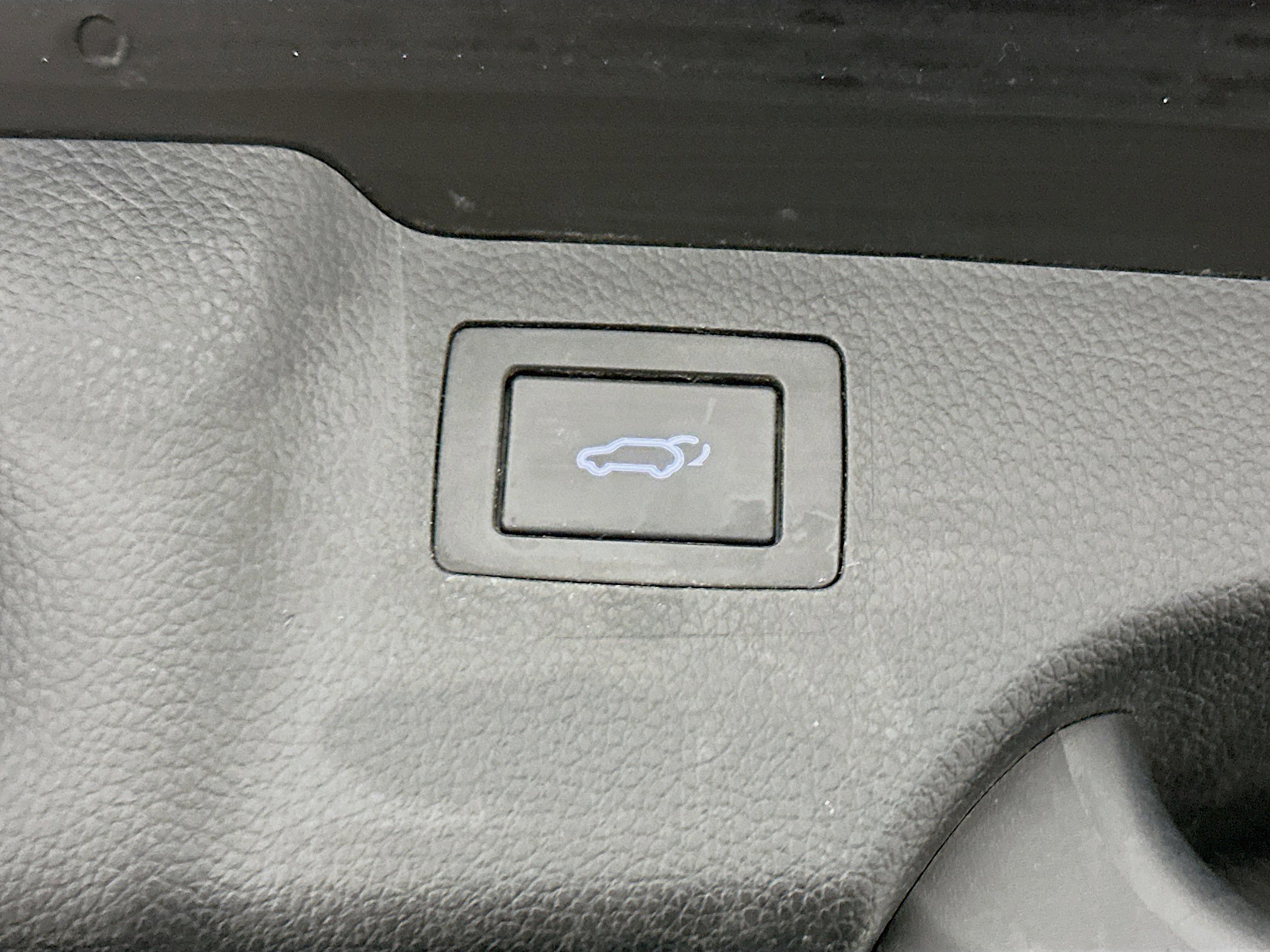 Used 2017 Hyundai Santa Fe Sport w/ 2.4L Tech Package 04 AWD/4WD image 32