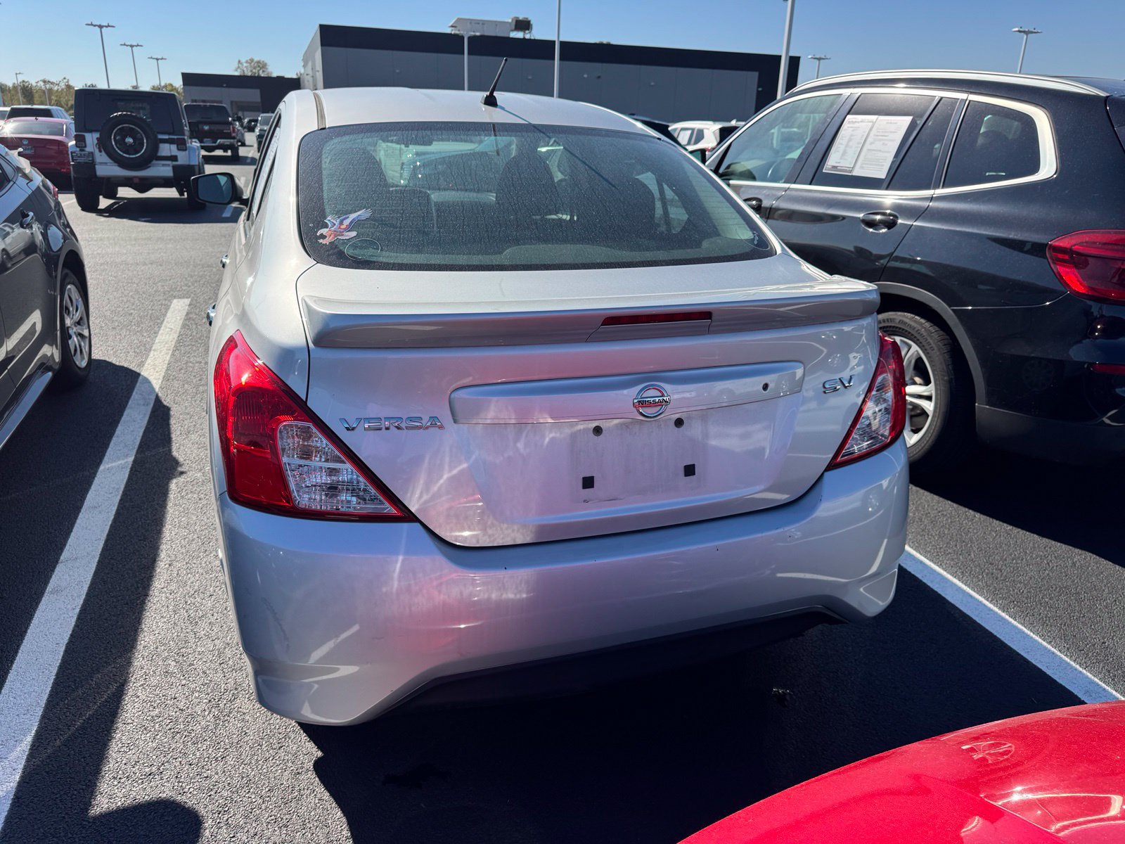 Used 2016 Nissan Versa SV FWD image 4