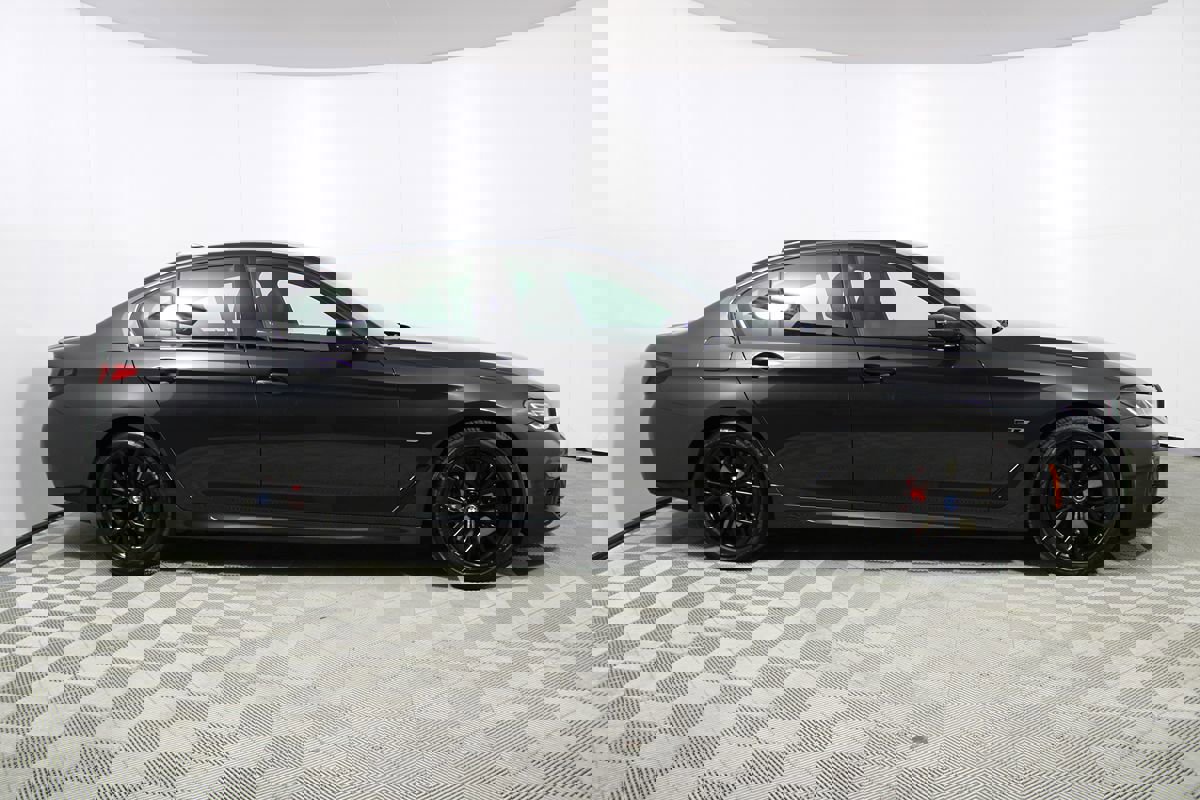 Used 2023 BMW 530e 530e w/ M Sport Package image 35