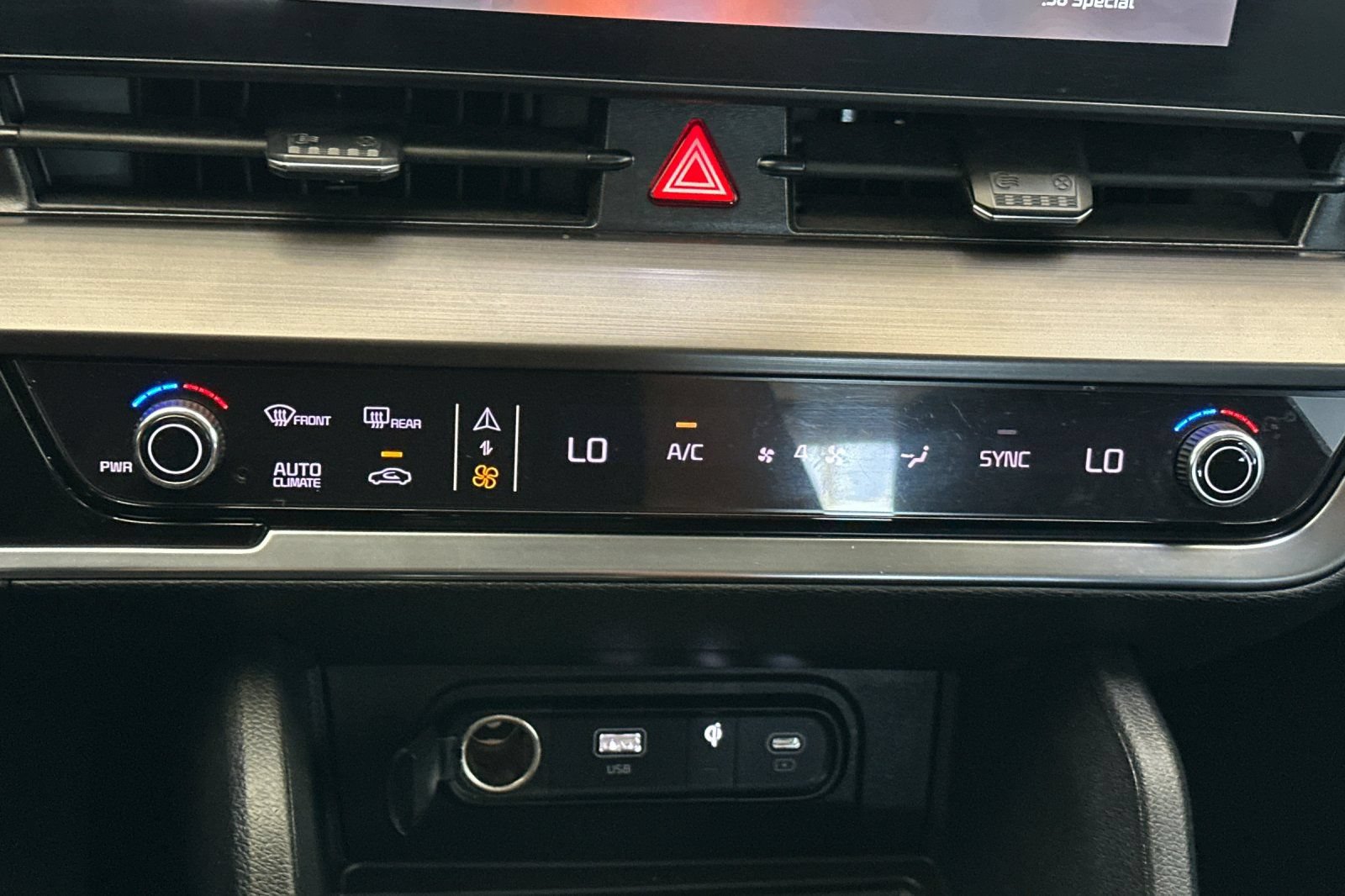 Certified 2023 Kia Sportage EX FWD image 22