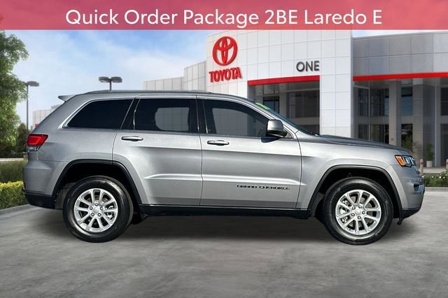 Used 2021 Jeep Grand Cherokee Laredo image 3