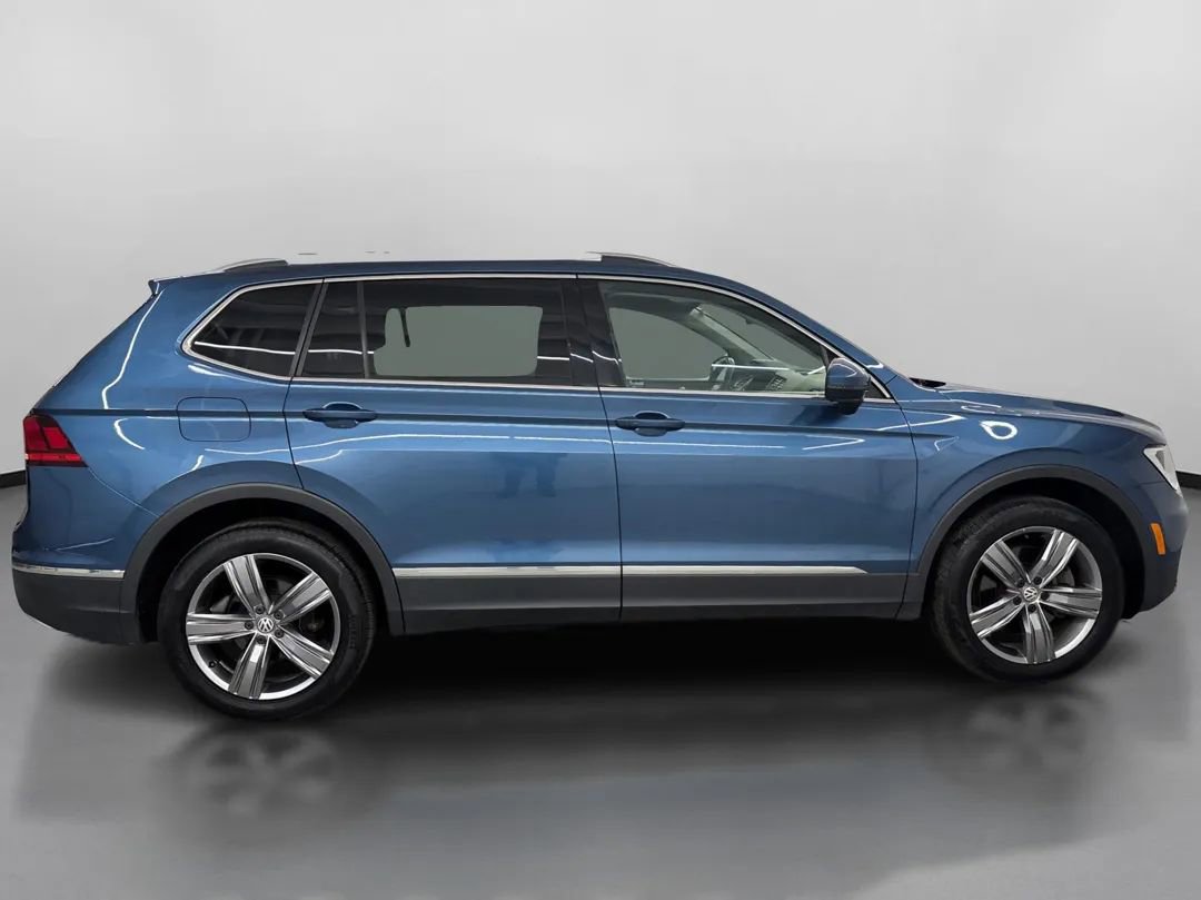 Used 2020 Volkswagen Tiguan SEL AWD/4WD image 11