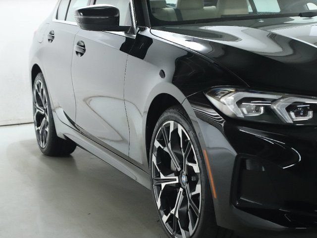 Used 2026 BMW 330i xDrive Sedan w/ Premium Package AWD/4WD image 9
