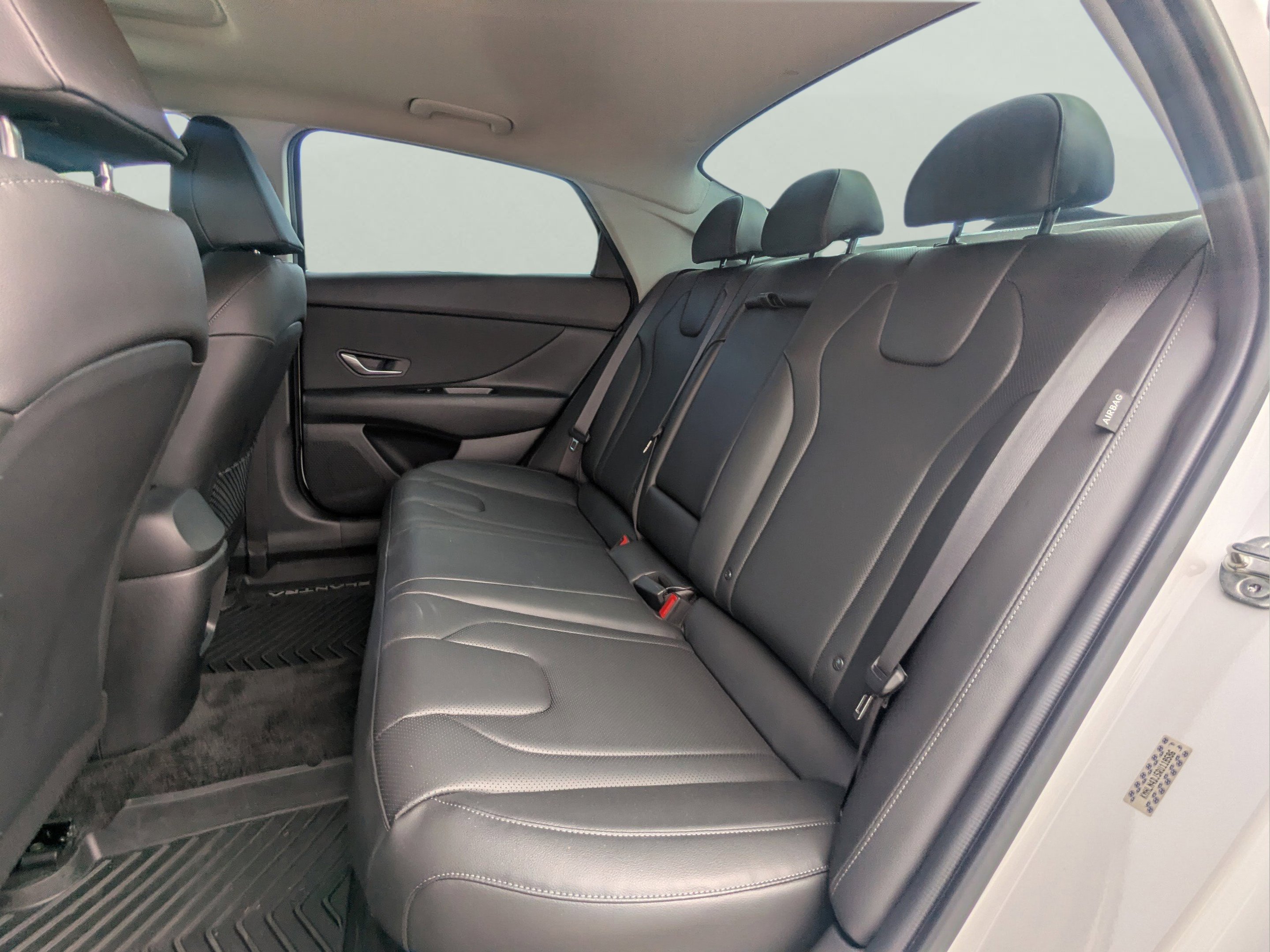 Used 2024 Hyundai Elantra Limited FWD image 11