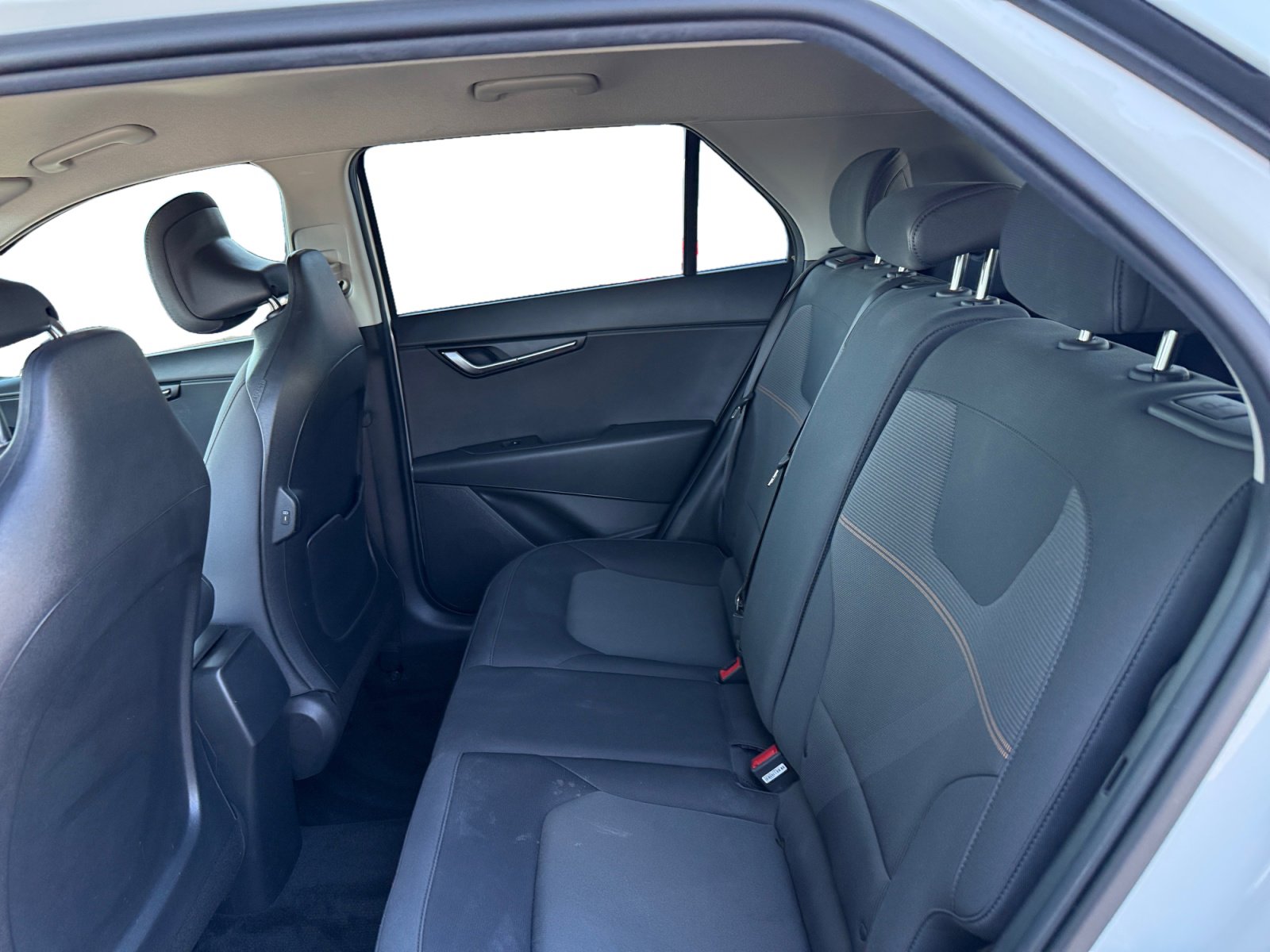 Used 2024 Kia Niro LX FWD image 11