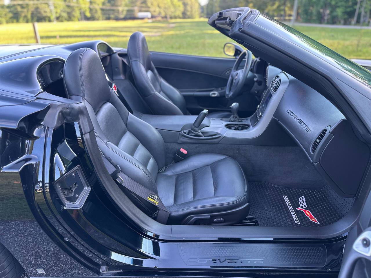 Used 2007 Chevrolet Corvette Convertible w/ Preferred Equipment Group RWD image 19