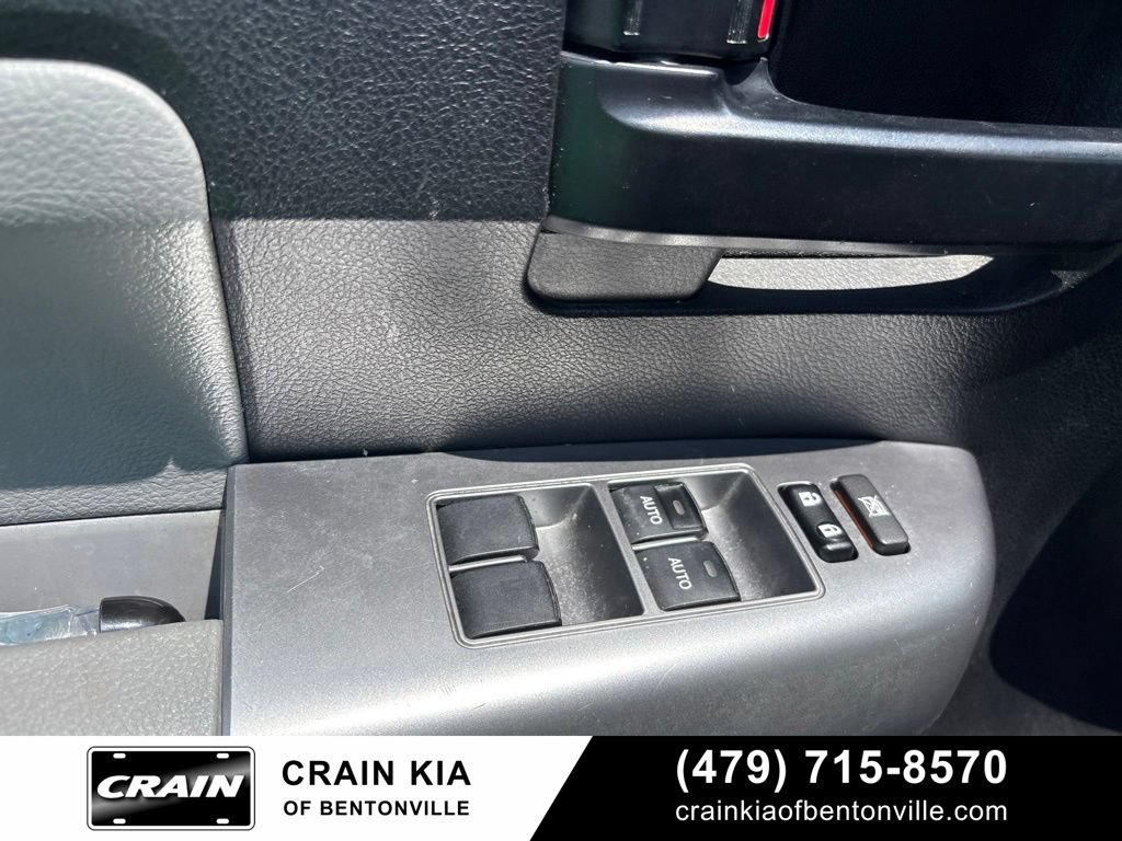 Used 2018 Toyota Sequoia SR5 AWD/4WD image 12