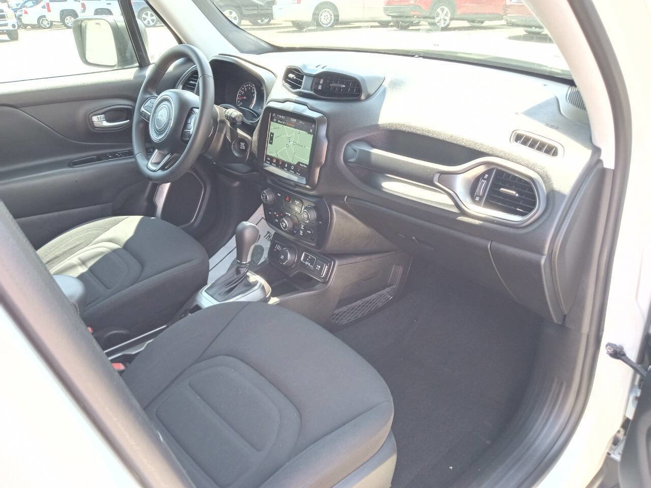 Used 2022 Jeep Renegade Latitude image 9