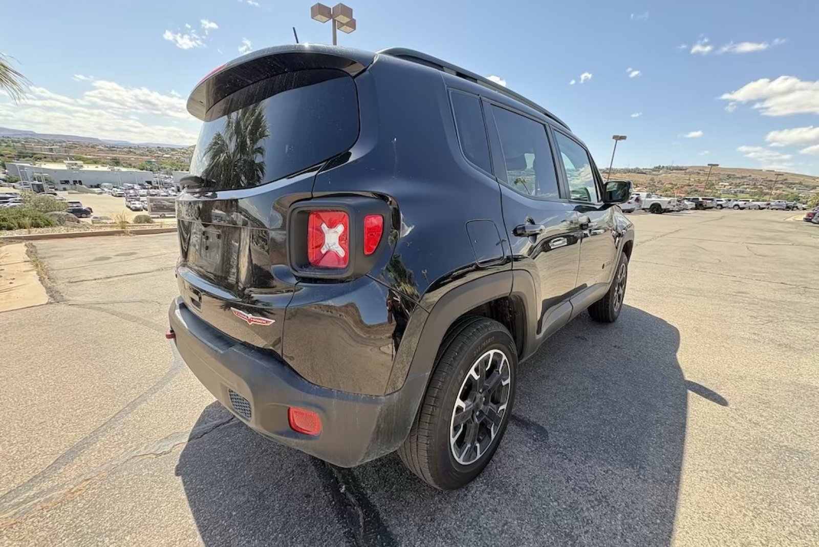 Used 2023 Jeep Renegade Trailhawk AWD/4WD image 5