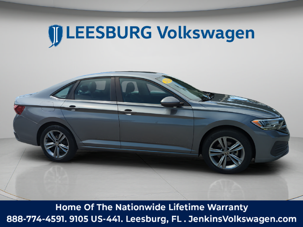 Used 2022 Volkswagen Jetta SE FWD image 2