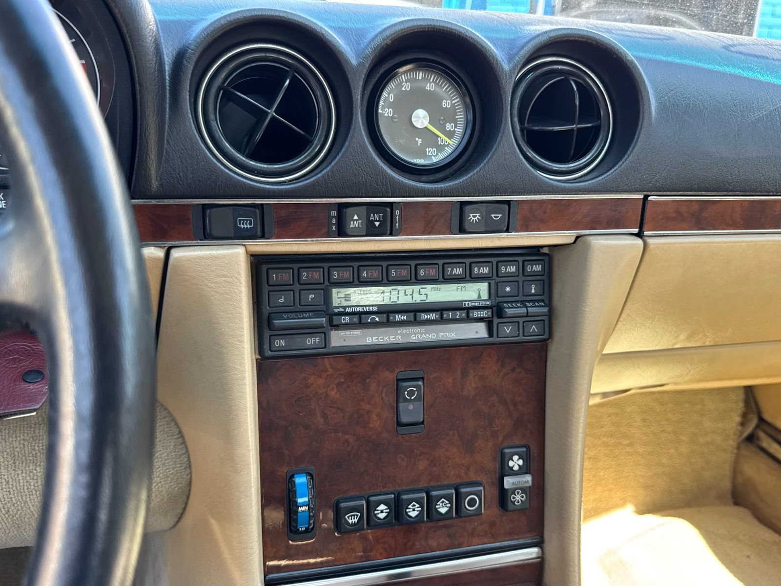Used 1989 Mercedes-Benz 560 SL image 18