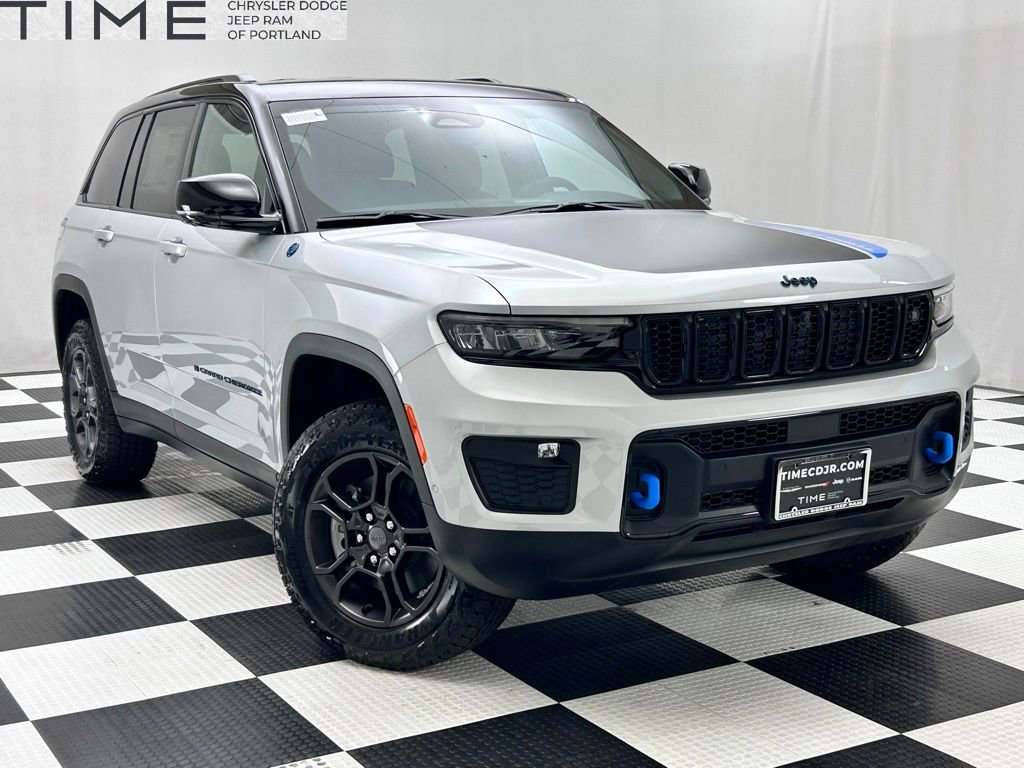 New 2025 Jeep Grand Cherokee Trailhawk w/ Advanced Protech Group II