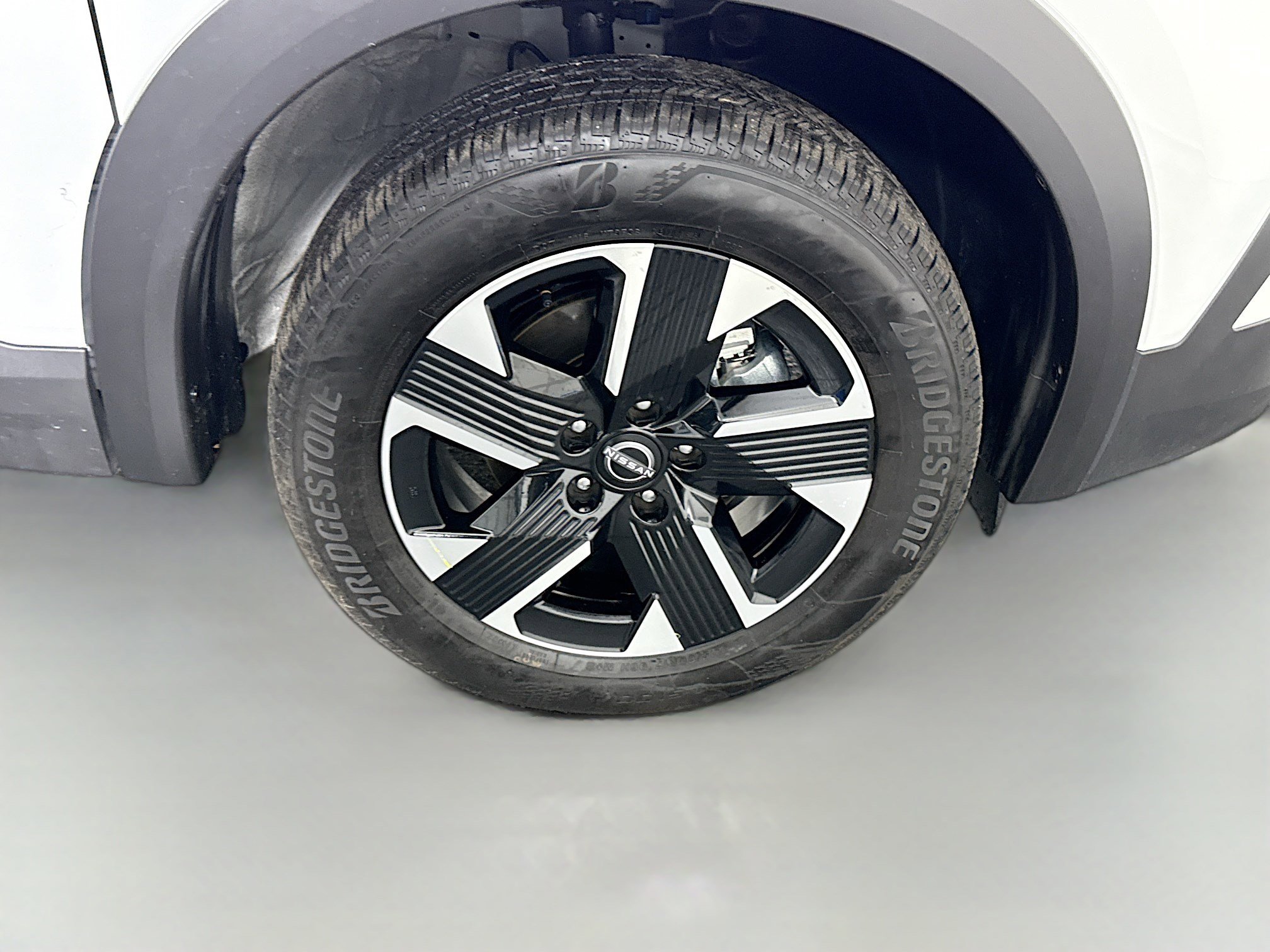 Used 2026 Nissan Kicks SR image 32